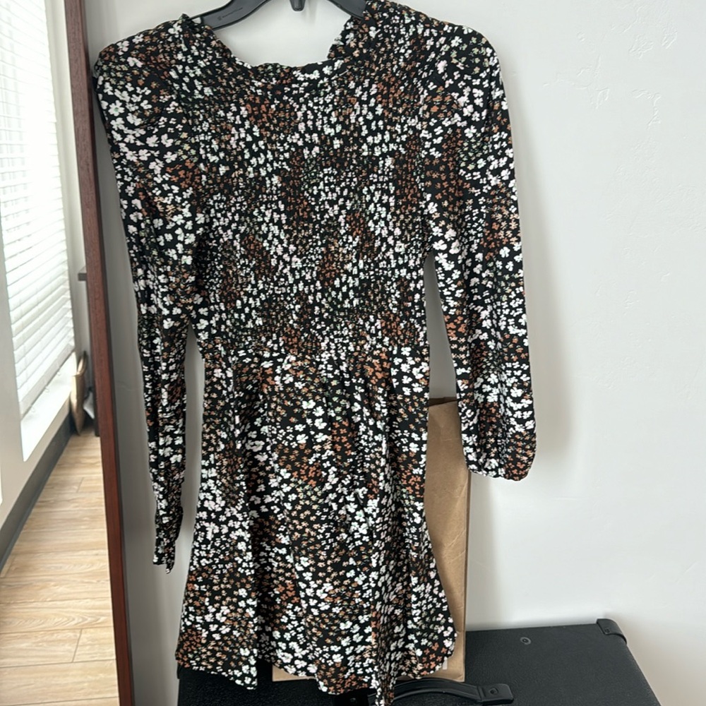 Very Moda Anna Floral Smocked Long Sleeve Minidress